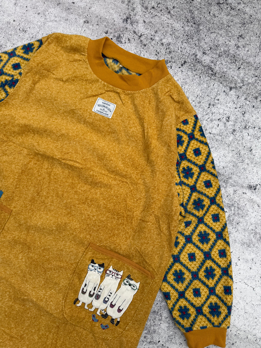 Kusuguru Japan “Nekomaruke” Women’s Long Fleece Sweater