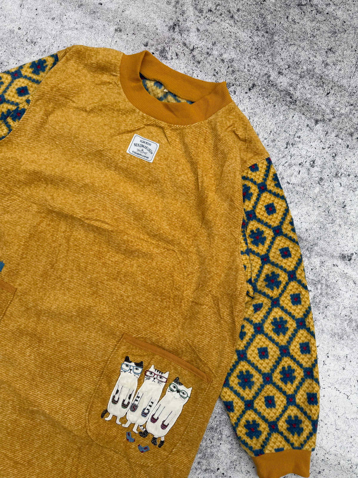 Kusuguru Japan “Nekomaruke” Women’s Long Fleece Sweater