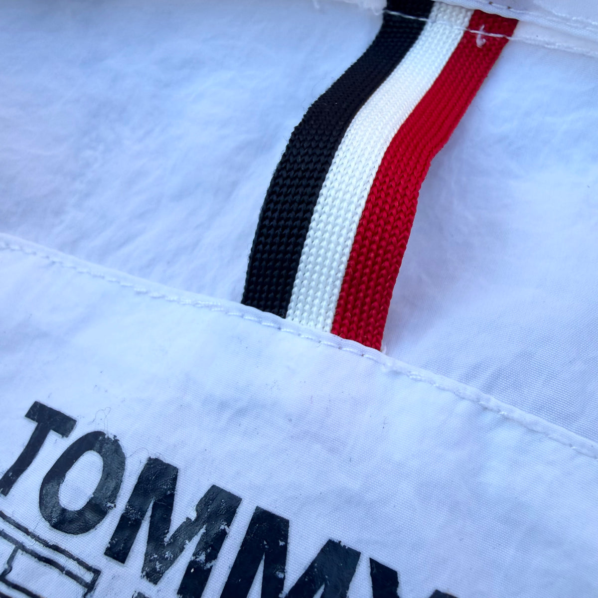 Tommy Hilfiger Lightweight Zip-Up Windbreaker Jacket [Large]
