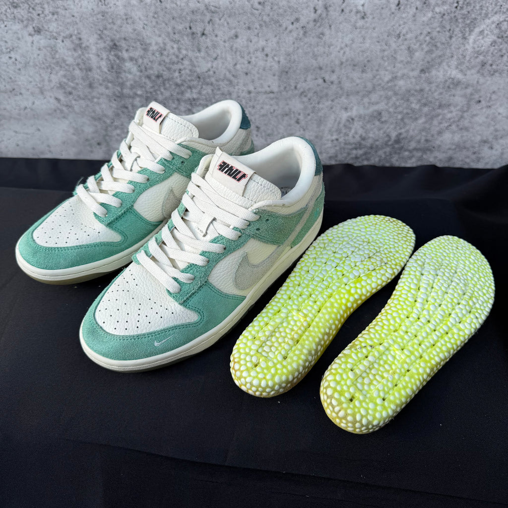 Kasina x Nike Dunk Low 'Road Sign' Sneakers [6UK]