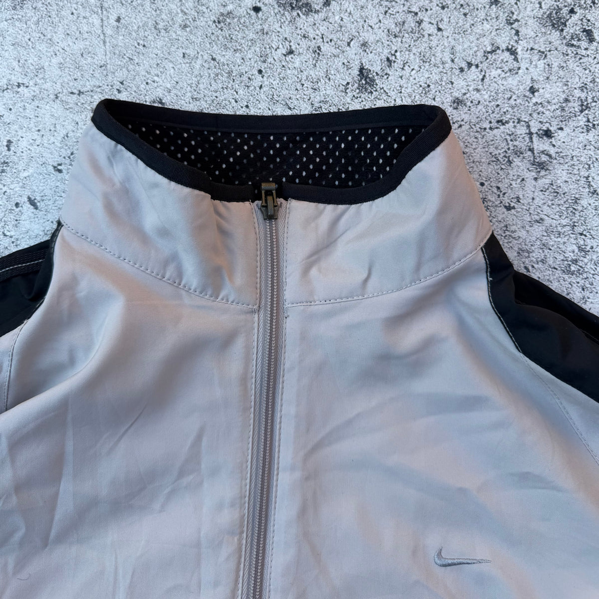 Nike Vintage Packable Women’s Windbreaker Jacket [Large]