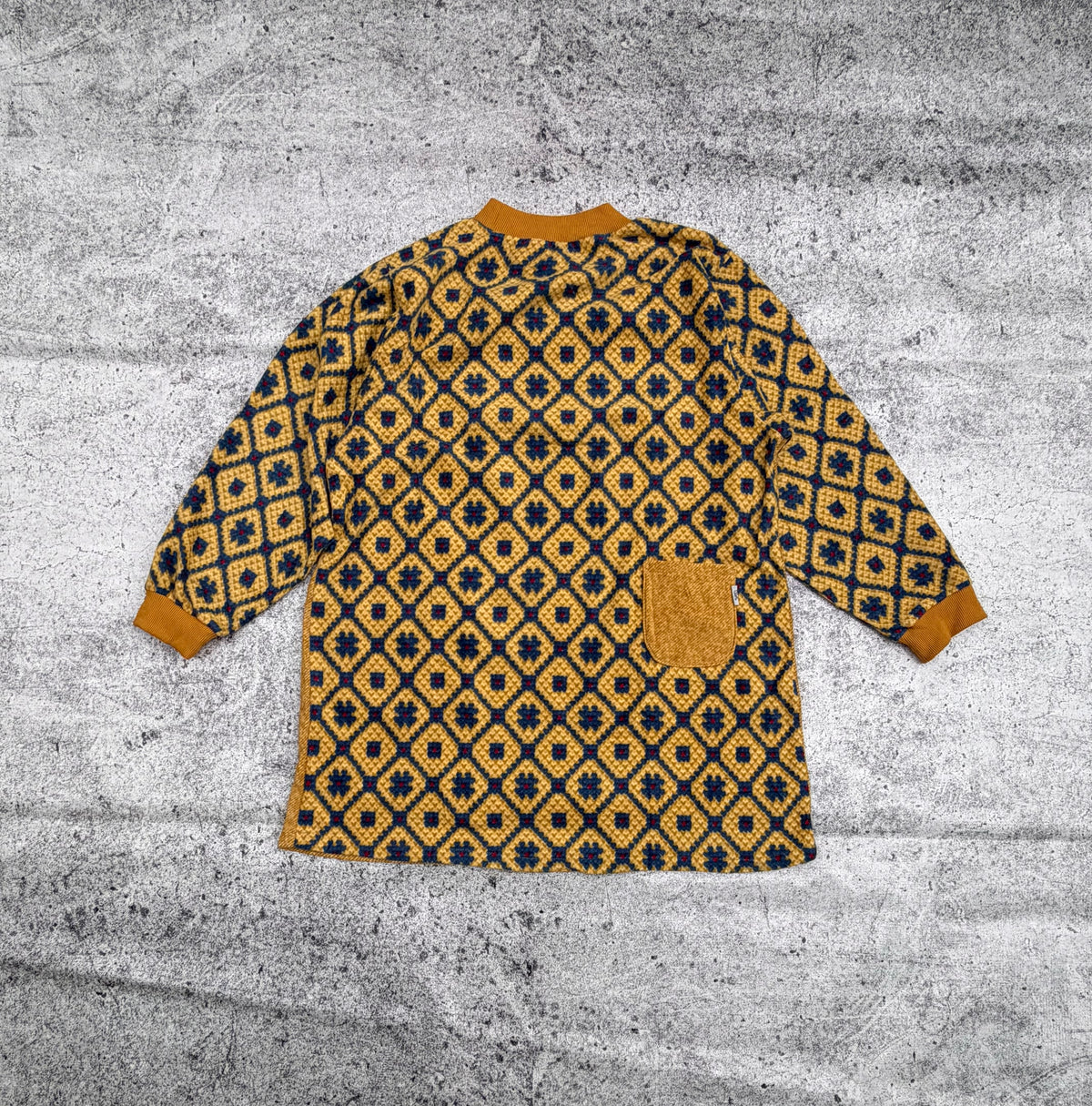 Kusuguru Japan “Nekomaruke” Women’s Long Fleece Sweater