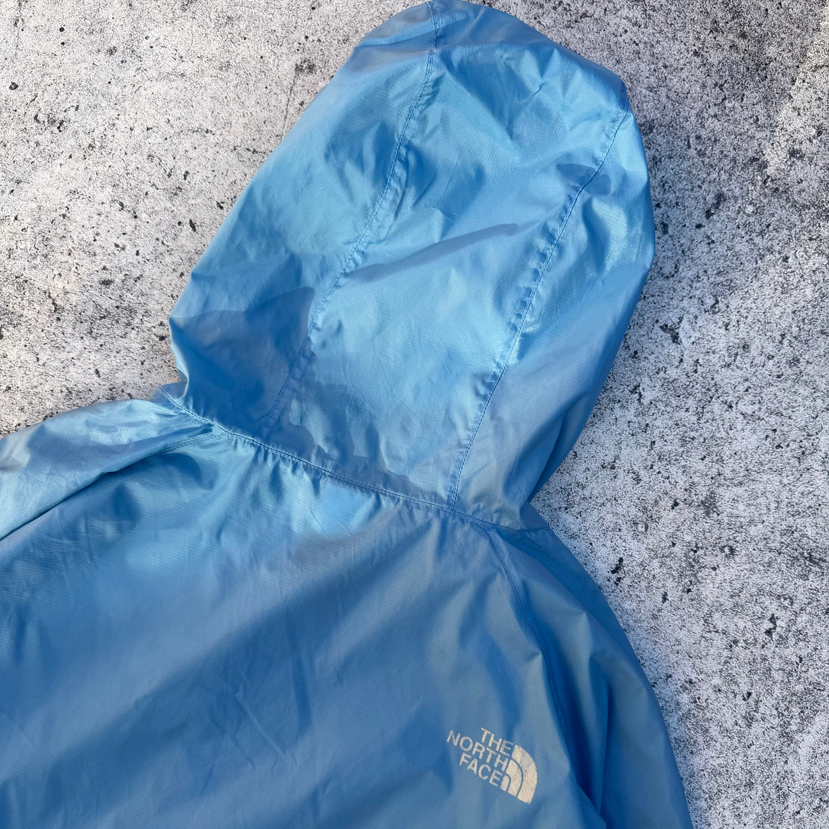 The North Face Waterproof Women’s Windbreaker Jacket [Large]