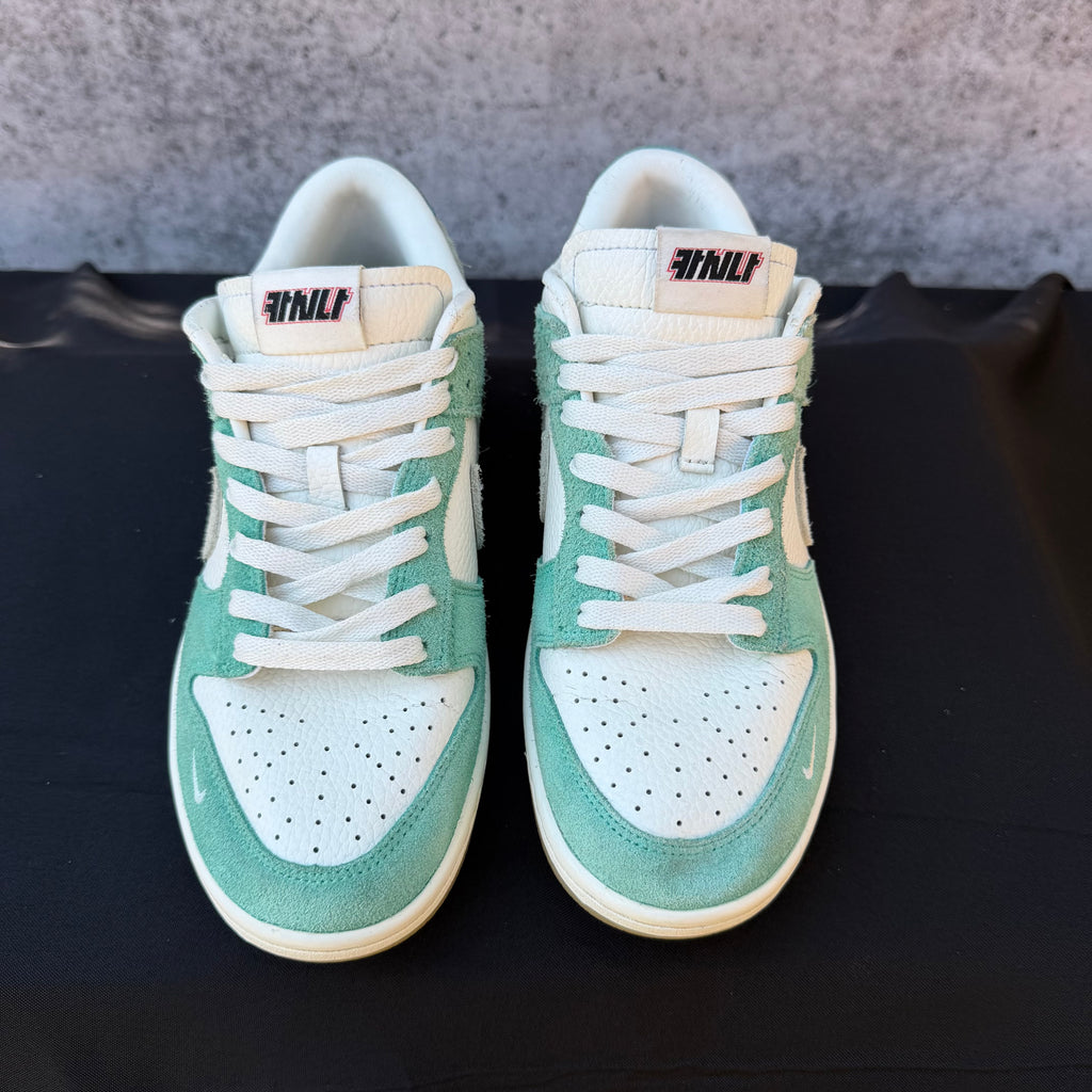 Kasina x Nike Dunk Low 'Road Sign' Sneakers [6UK]