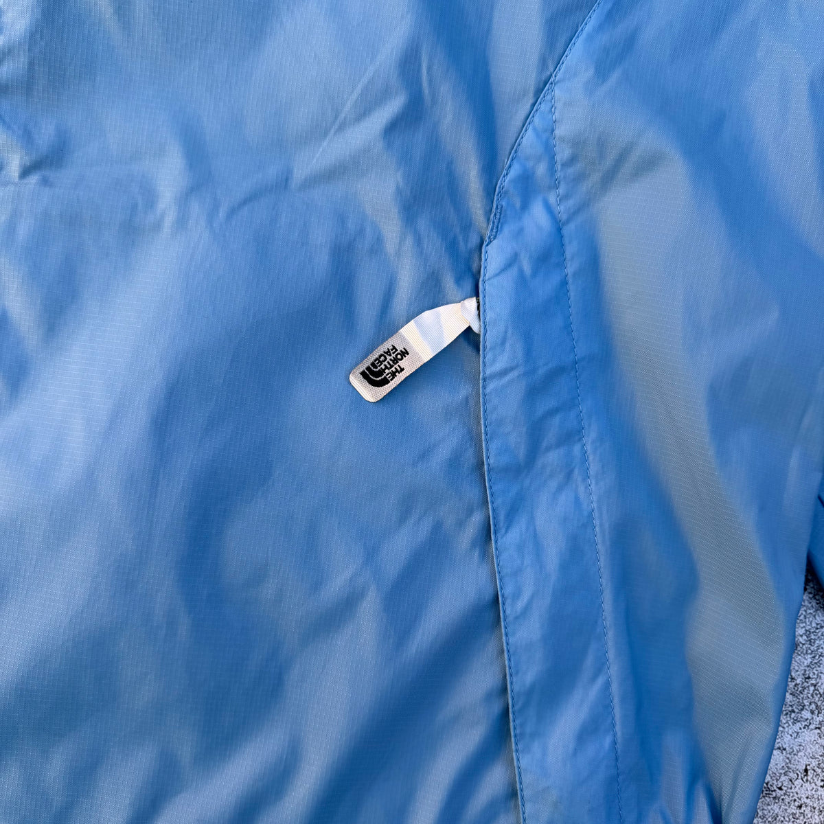 The North Face Waterproof Women’s Windbreaker Jacket [Large]