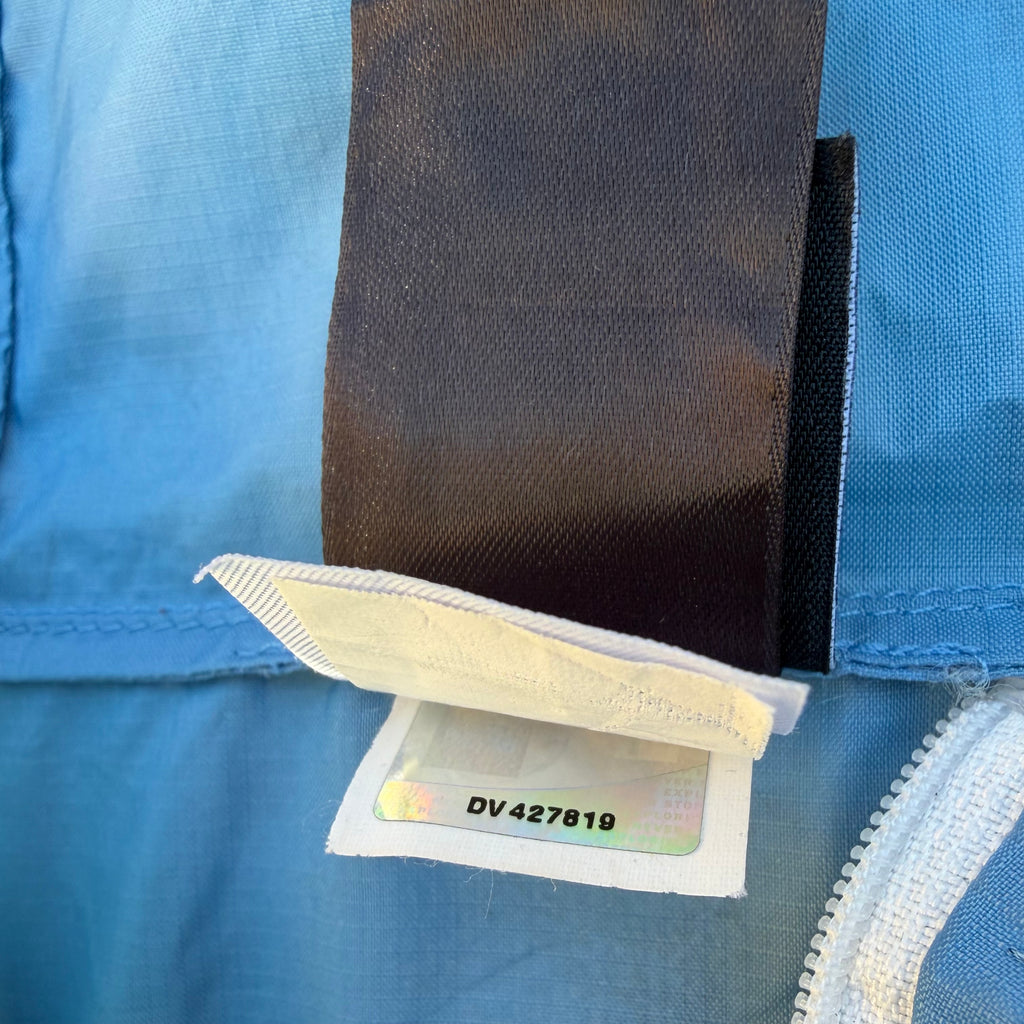 The North Face Waterproof Women’s Windbreaker Jacket [Large]