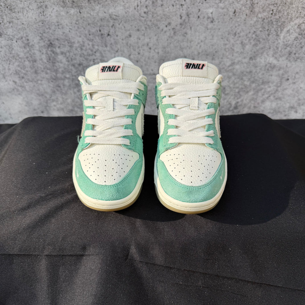Kasina x Nike Dunk Low 'Road Sign' Sneakers [6UK]