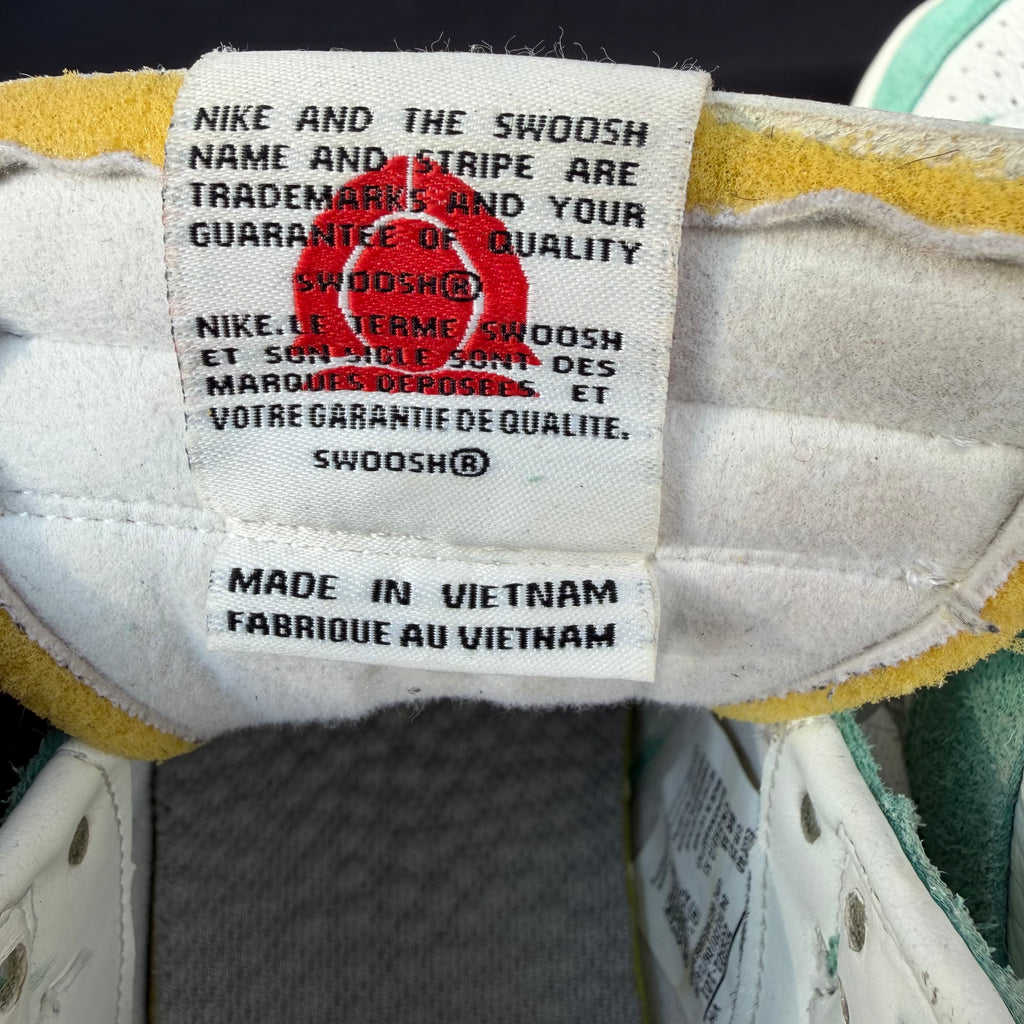Kasina x Nike Dunk Low 'Road Sign' Sneakers [6UK]