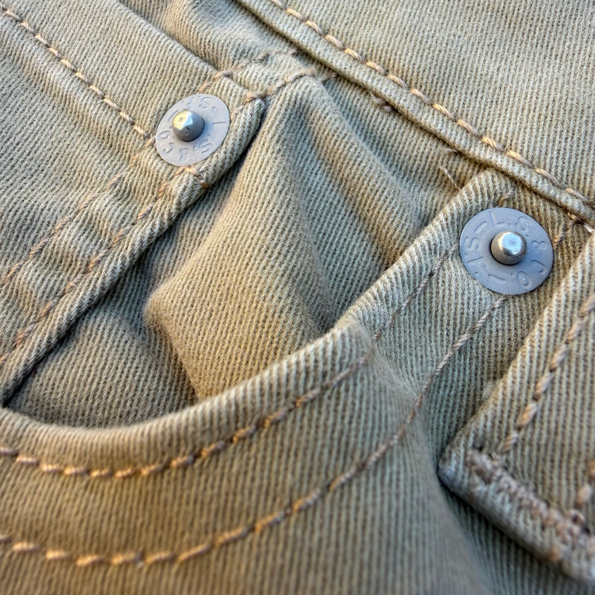 Levi's Mens 502 Regular Taper Fit Pants [W28, L32]