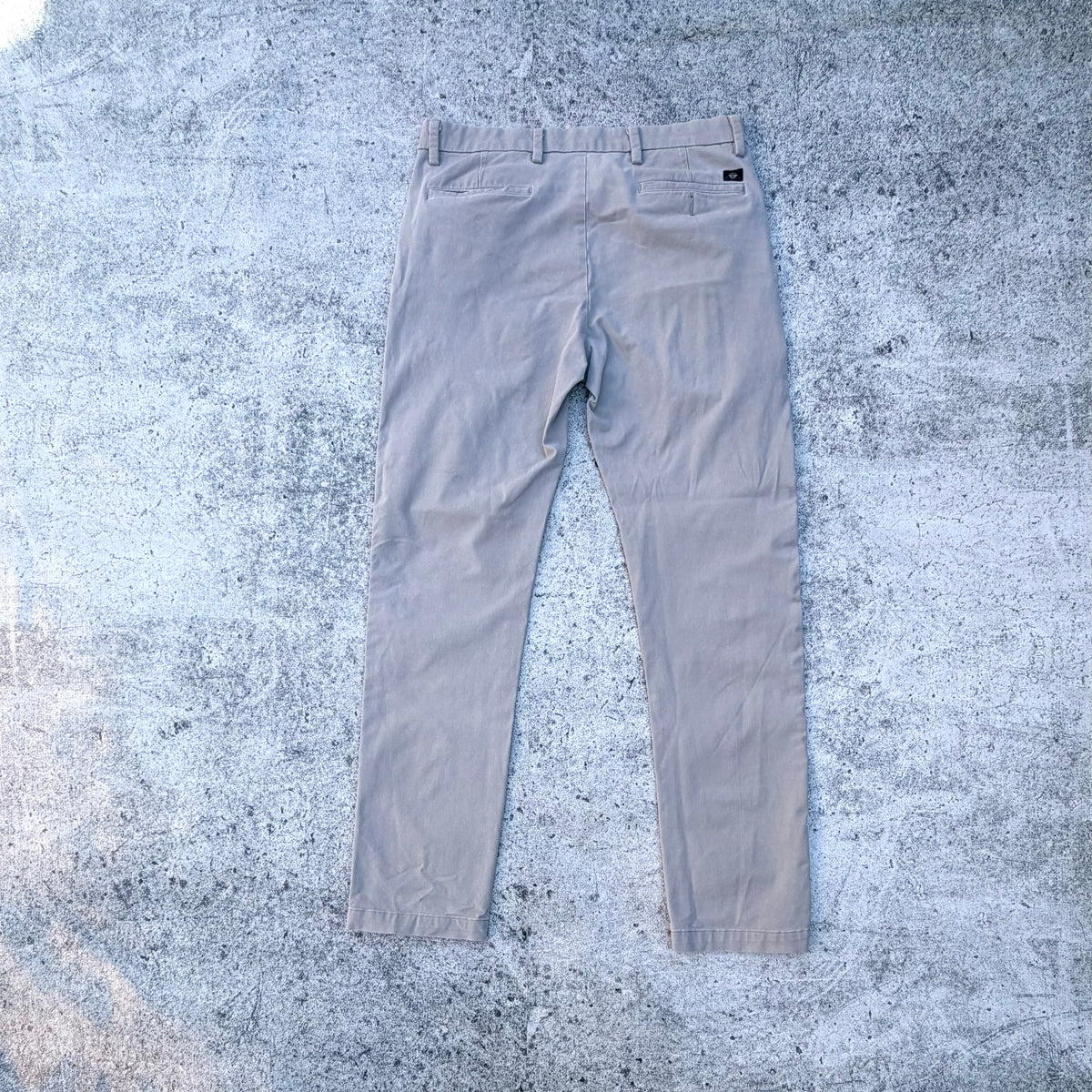 Dockers Slim-Fit Chinos [Waist 34]