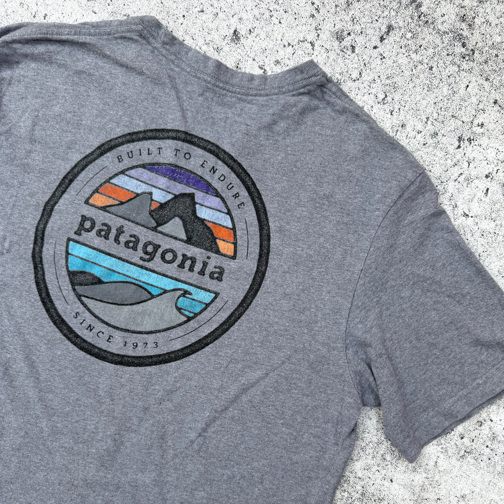 Patagonia Rivet Men’s Logo Organic Cotton T-Shirt [Medium]