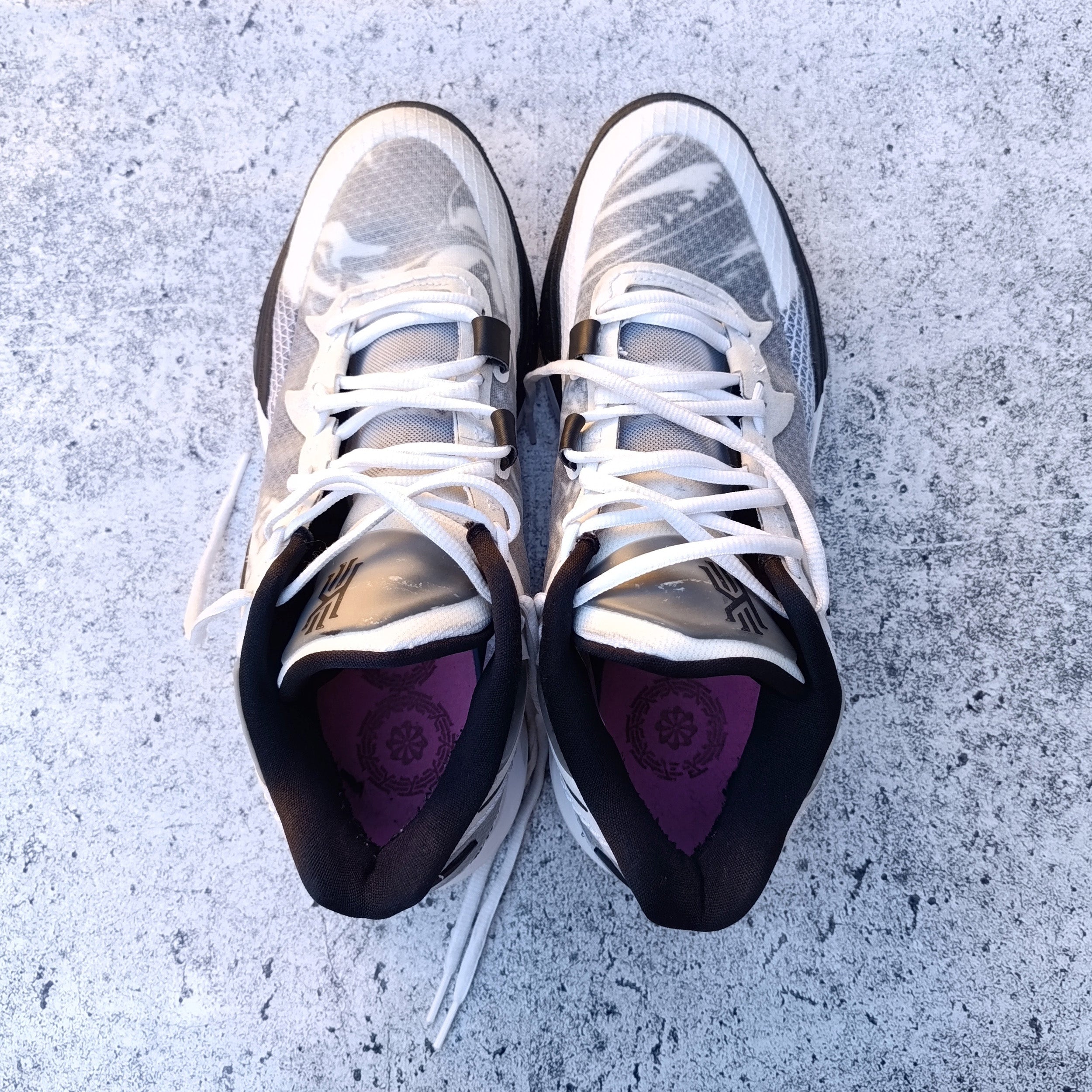 Nike Kyrie 8 Basketball Sneakers