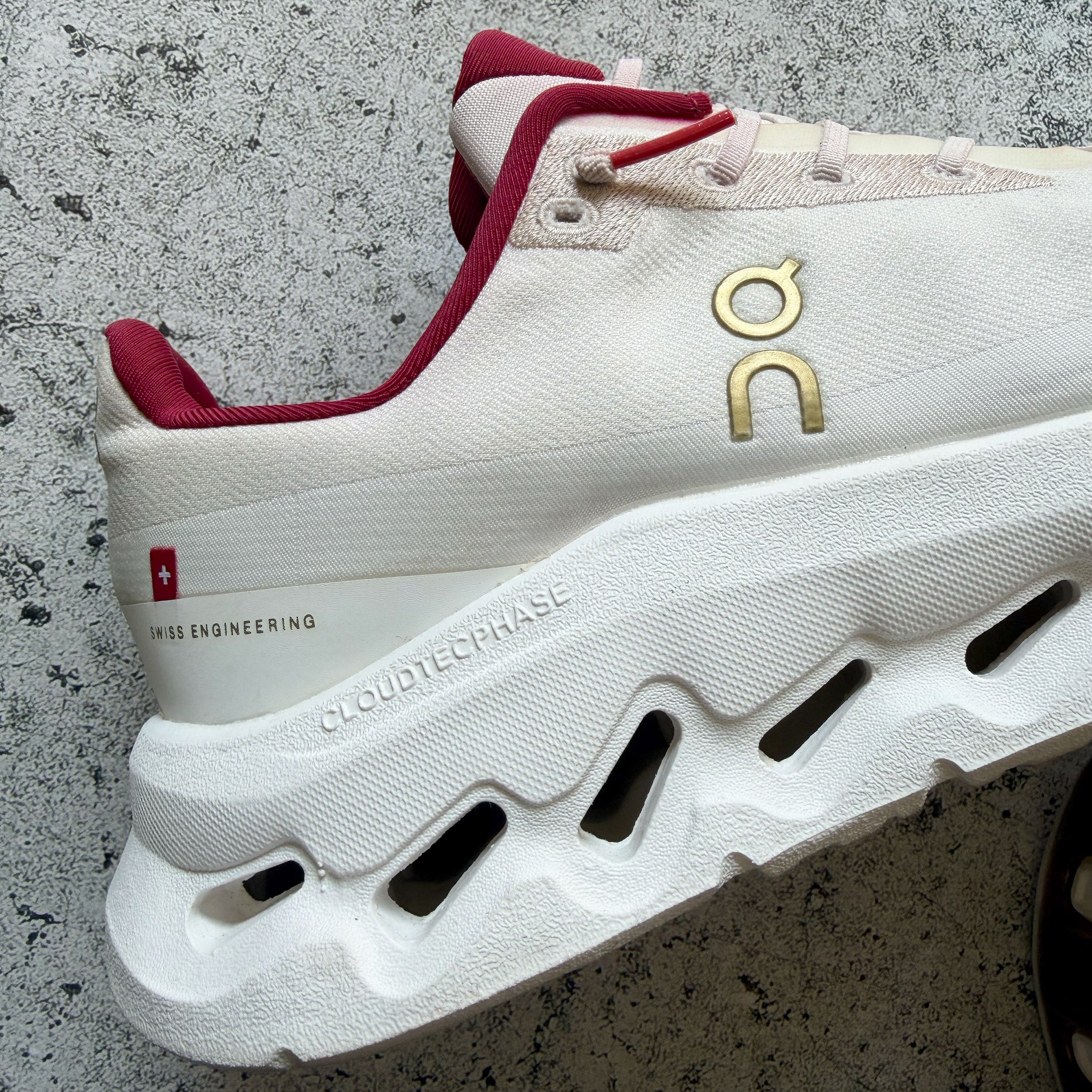 On Running Cloudtilt Sneakers Pearl/Ivory
