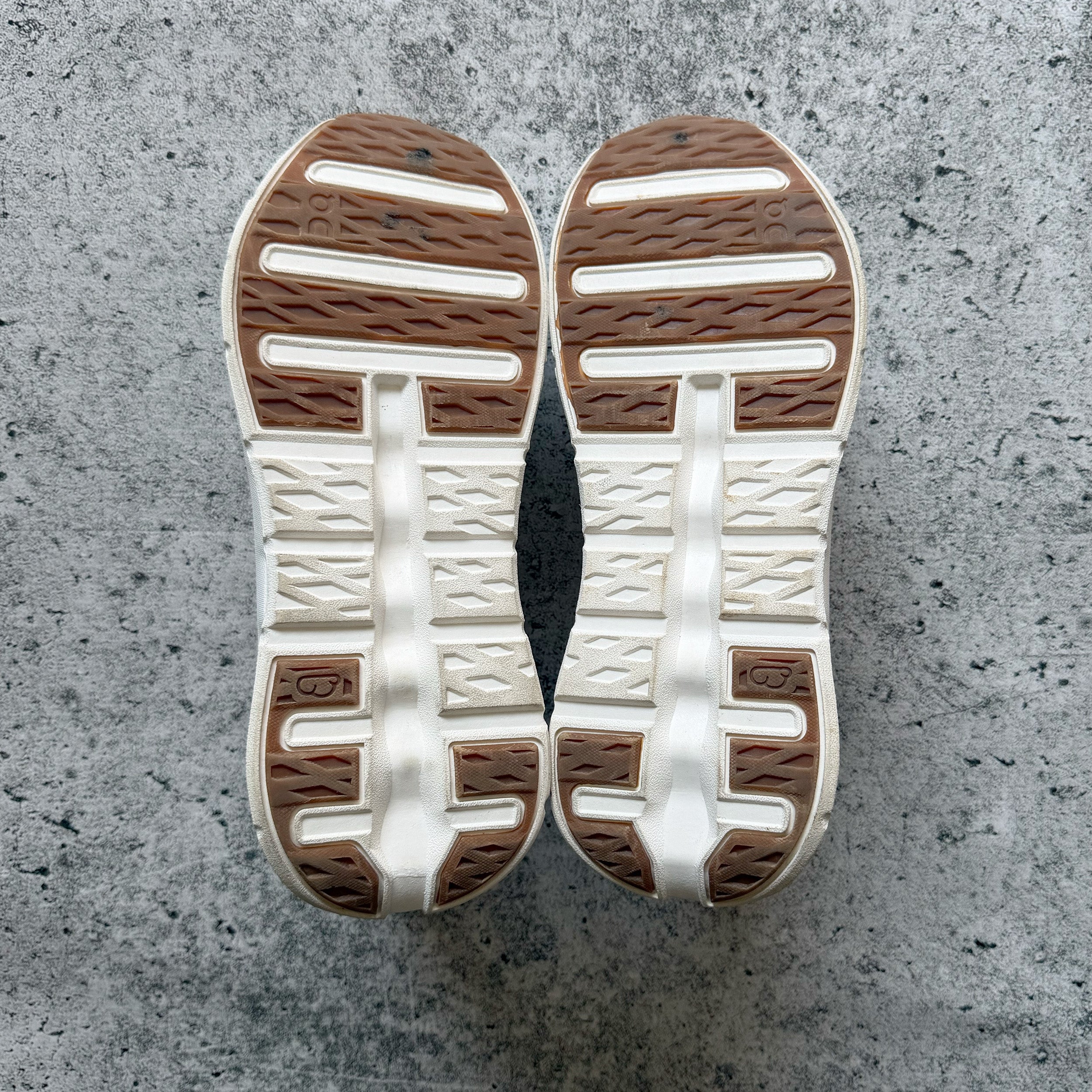 On Running Cloudtilt Sneakers Pearl/Ivory