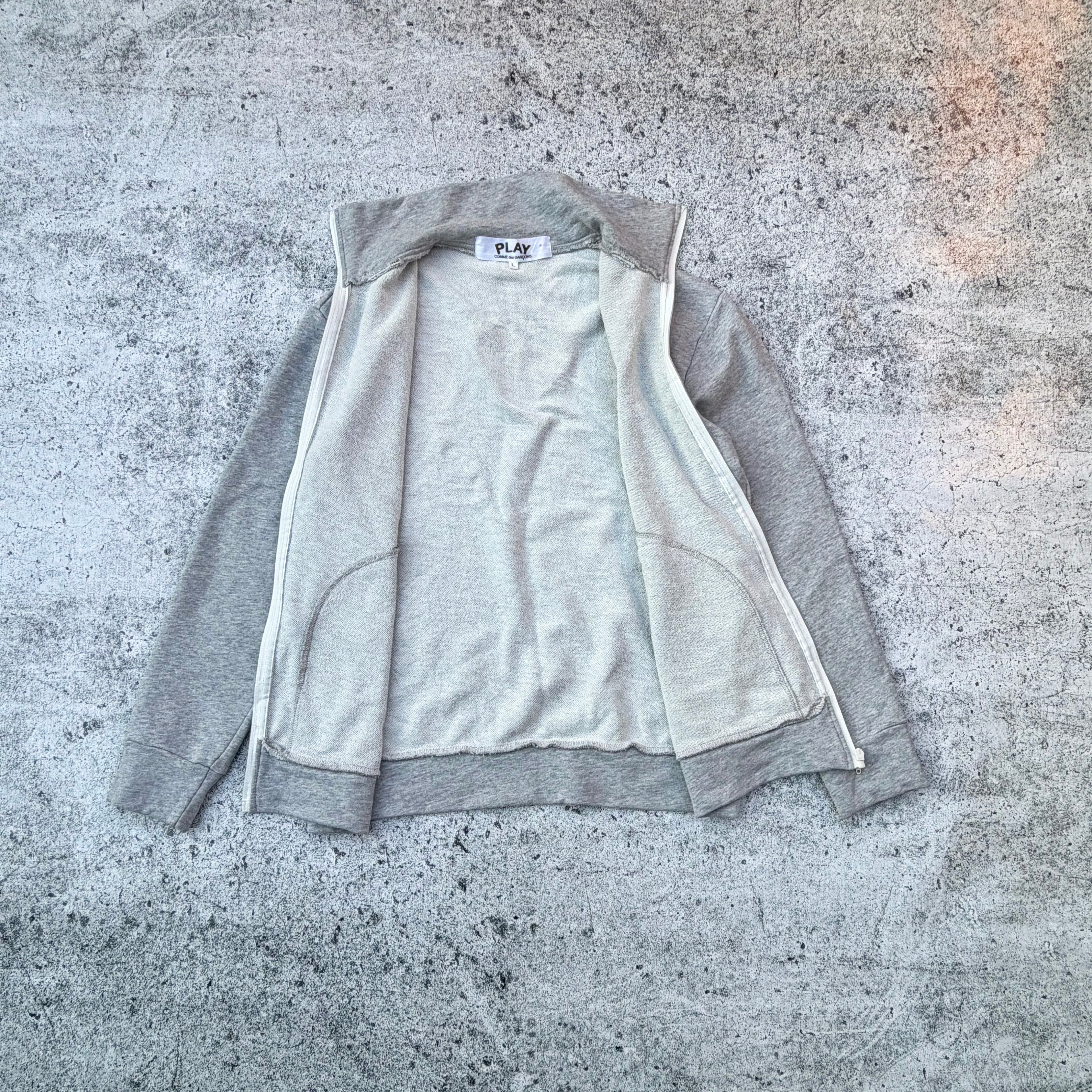 COMME DES GARÇONS PLAY Zip Up Sweater